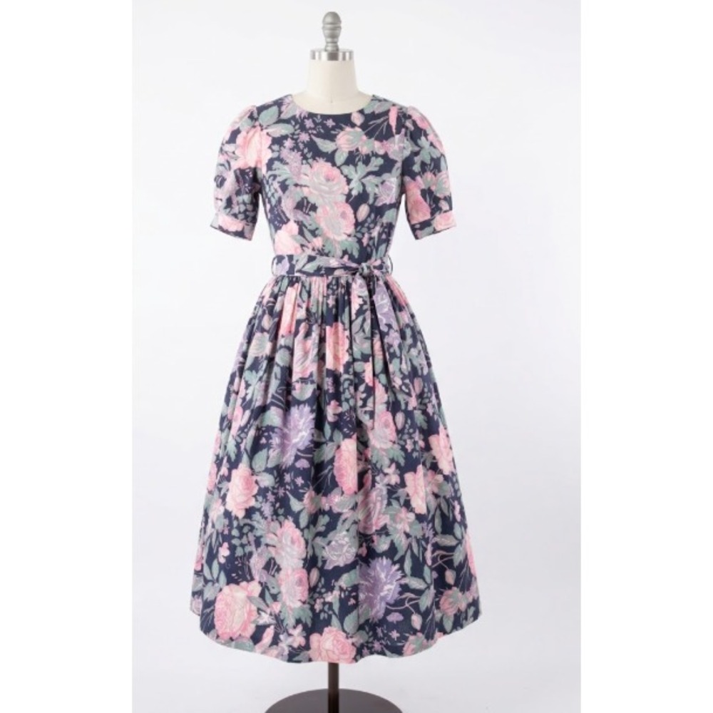 Vintage 80s Laura Ashley Sun dress Prairie cottagecore Cotton floral US 10 M